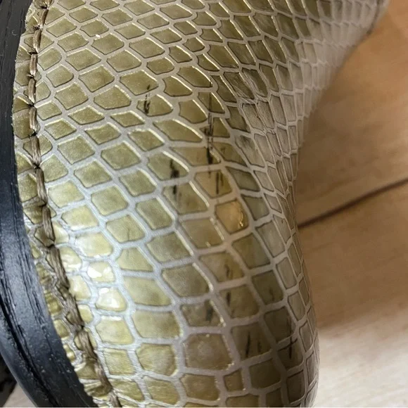 Dansko XP gold clogs. Size 42. 11.5-12 - Picture 4 of 11